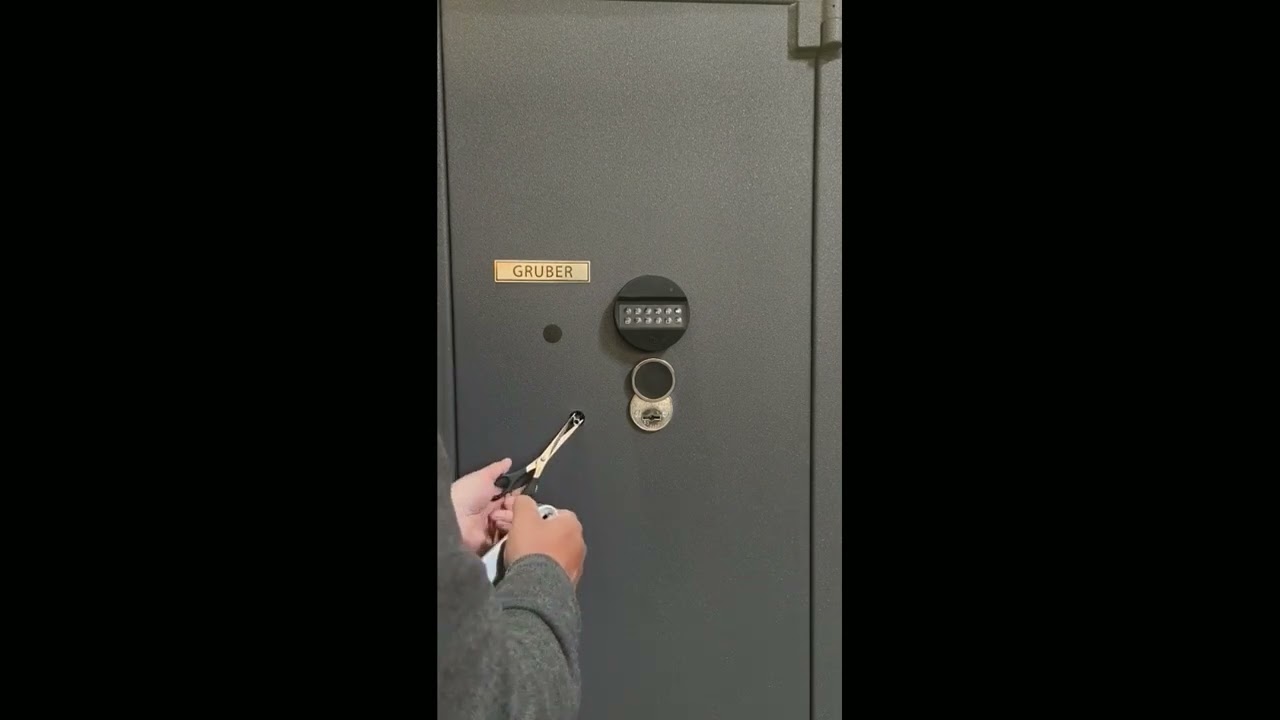 Cómo apretar una manilla de una caja fuerte paso a paso 🔧 | Arcas Gruber