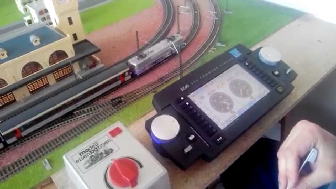 Centrale ECoS ESU COMMAND STATION 50200 Voix Française.