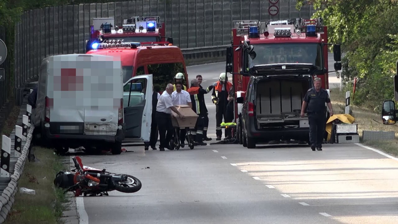 Tödlicher Verkehrsunfall nahe Regensburg - Wie gehen die Einsatzkräfte mit der Belastung um?