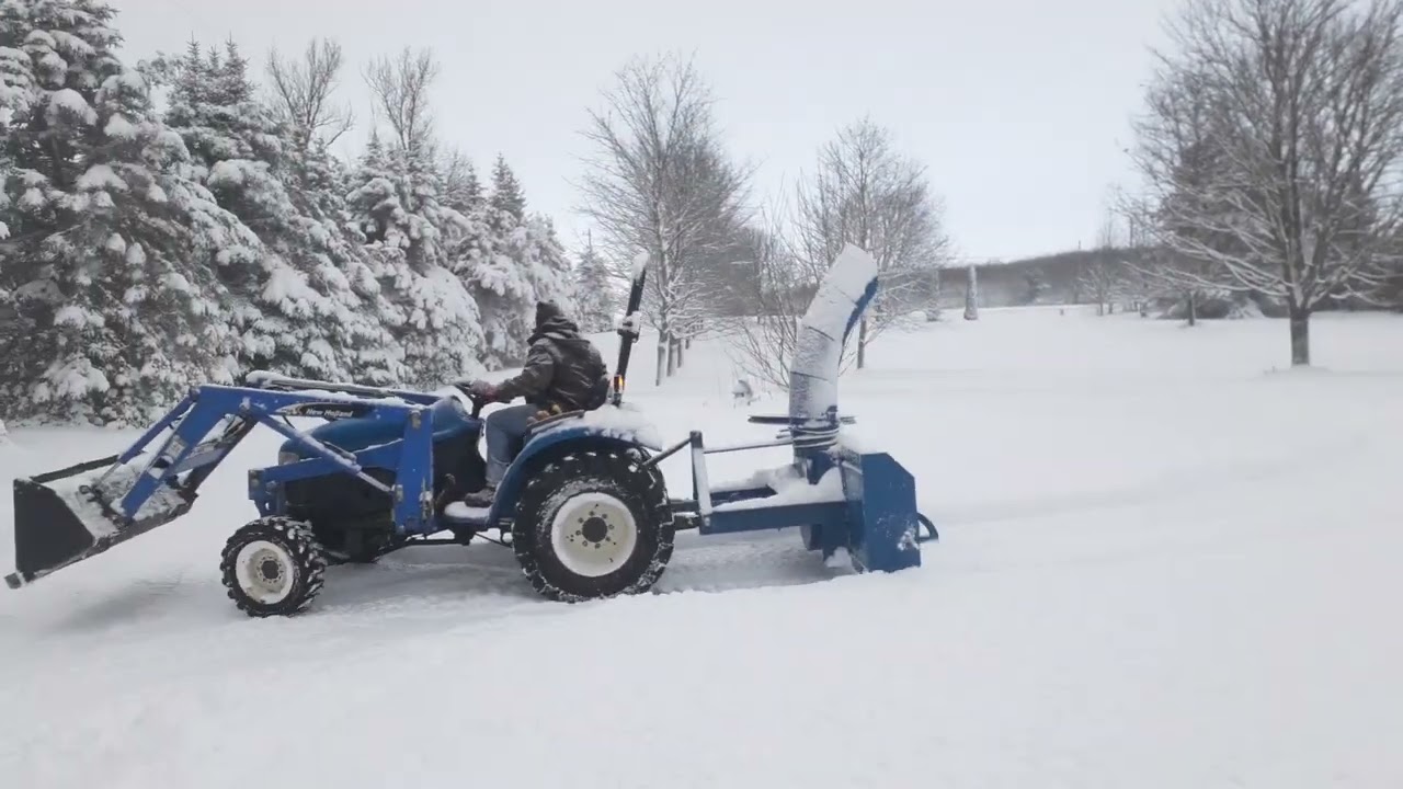 New  Holland Tractor Snowblower in Action #ontario #canada