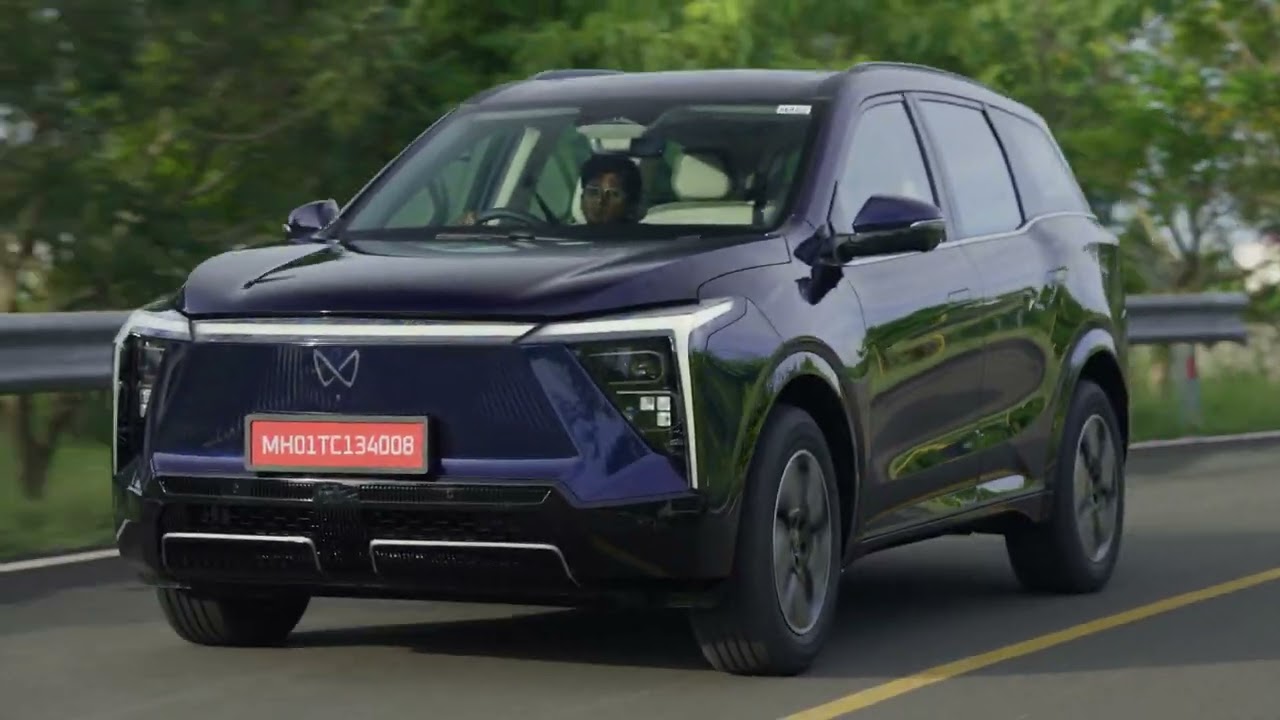 Mahindra XEV 9S Nebula Blue