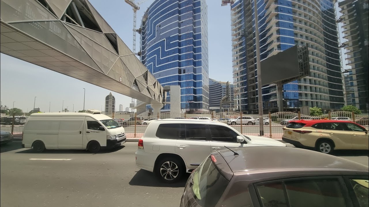 Dubai bus ride: Deira Gold Souq Bus Stn to Dubai Mall via Karama, Max Metro Stn, Al Mustaqbal St