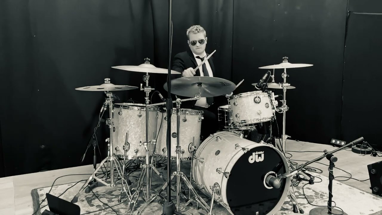 The Blues Brothers - Sweet Home Chicago / Drum Cover