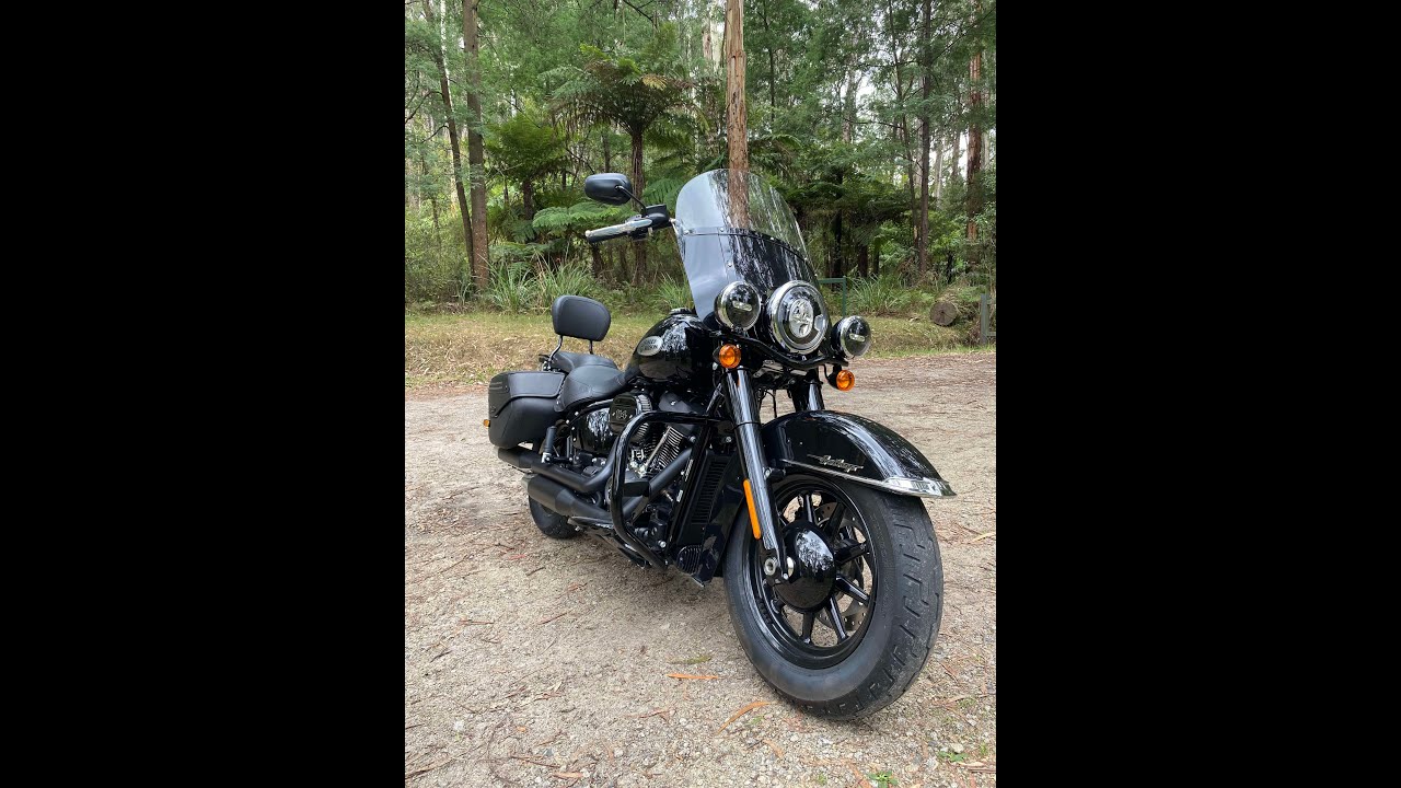 Harley Davidson Softail Heritage classic 114 (FLHCS) RINEHART Slip-ON Mufflers change