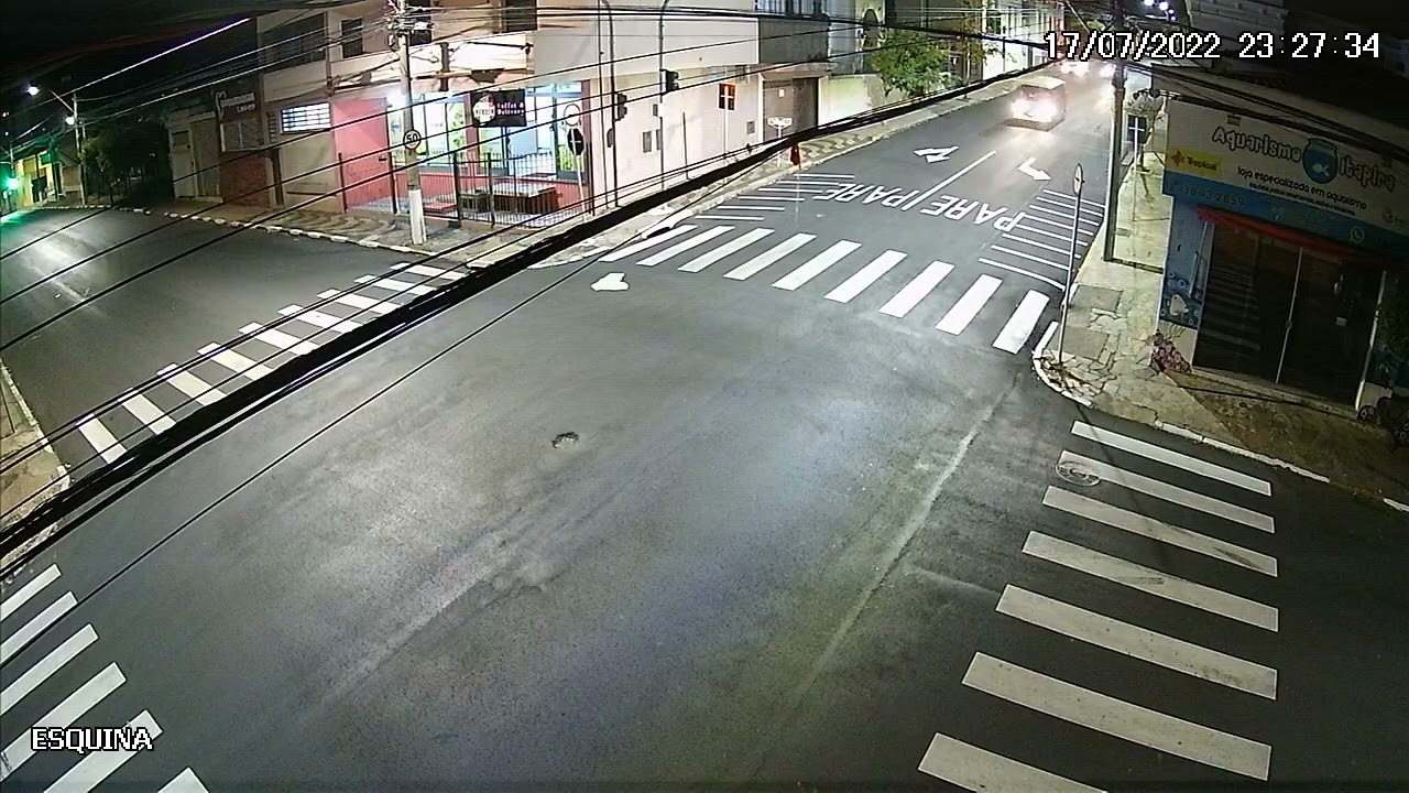 V&iacute;deo mostra acidente em cruzamento no Centro de Itapira
