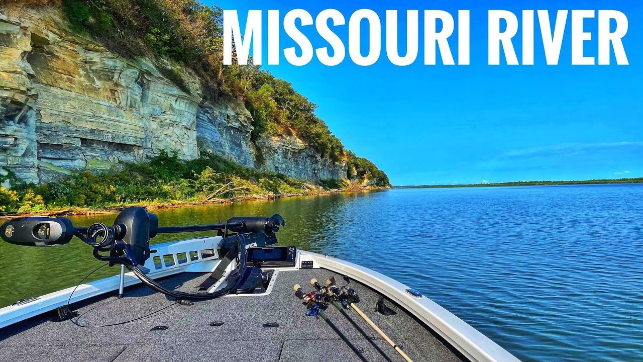 BASS FISHING the MISSOURI RIVER (Lewis and Clark Lake)