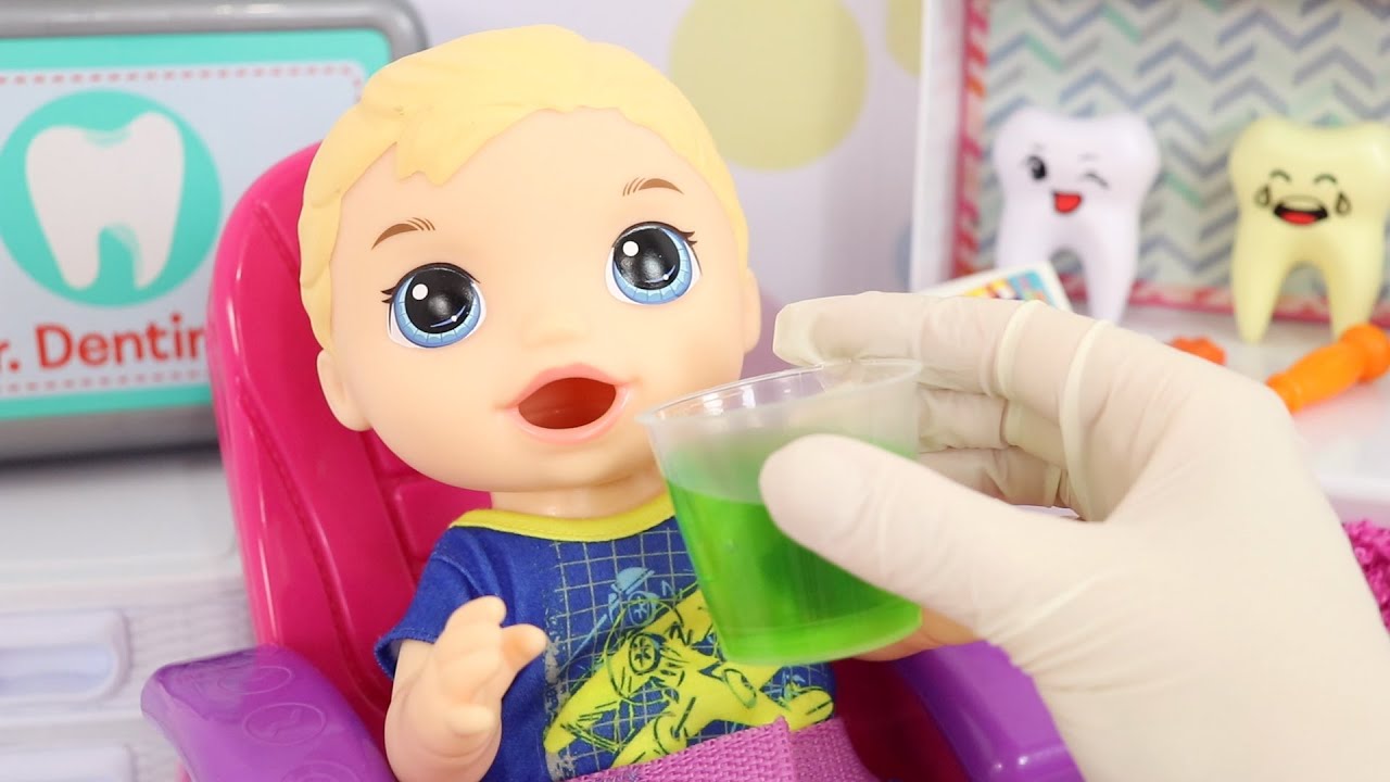 BABY ALIVE MENINO GABRIEL VAI AO DENTISTA