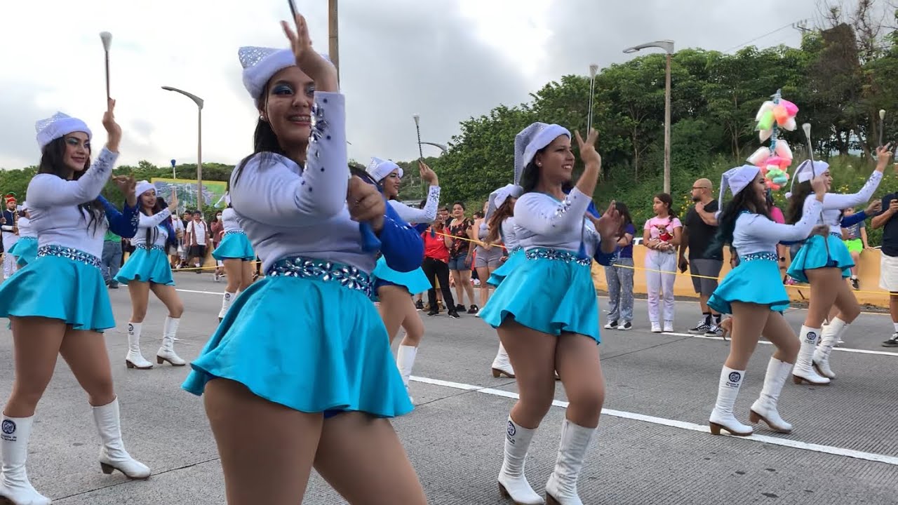 Cachiporristas Banda del Bicentenario - Arbolito de Navidad