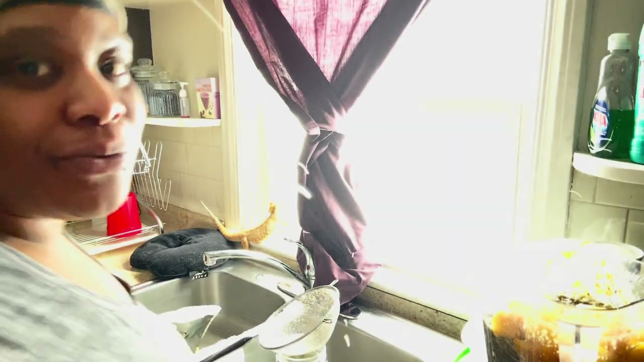 Making green juice