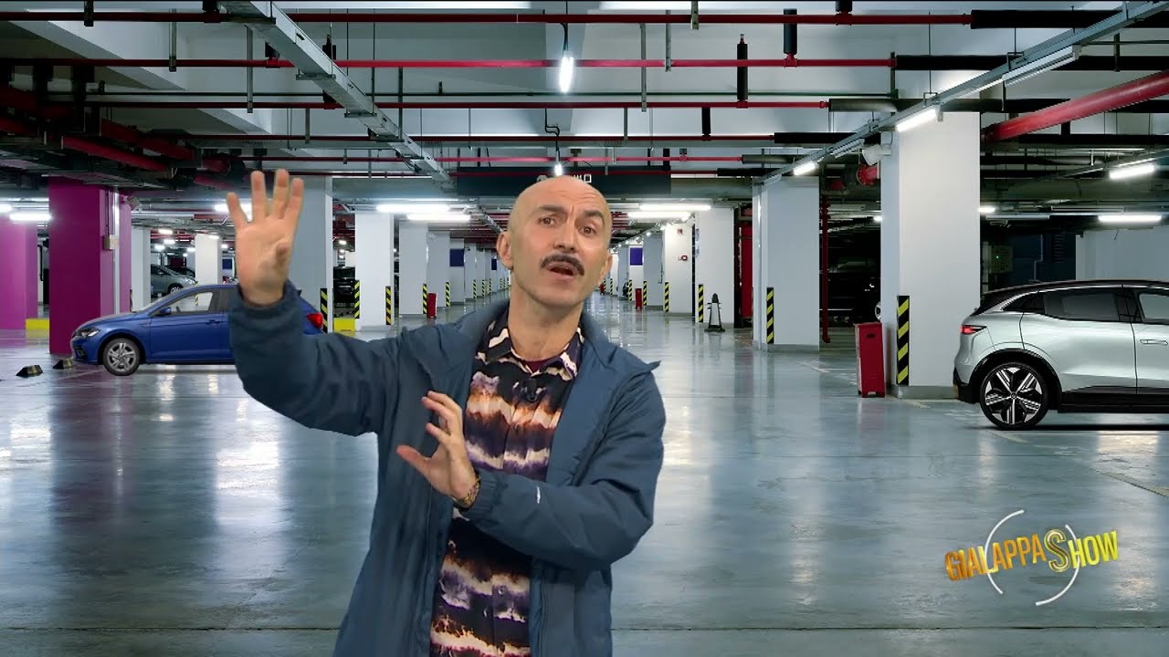 GialappaShow St. 2 - Maccio al citofono