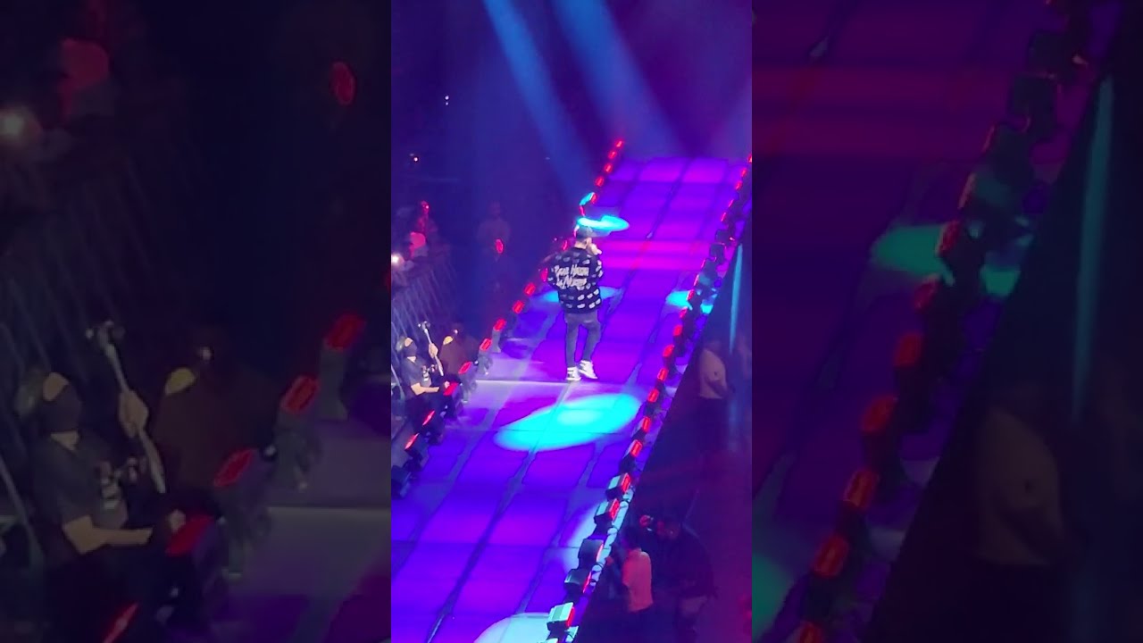 Anuel ft. Bad Bunny - Hasta que Dios diga en concierto