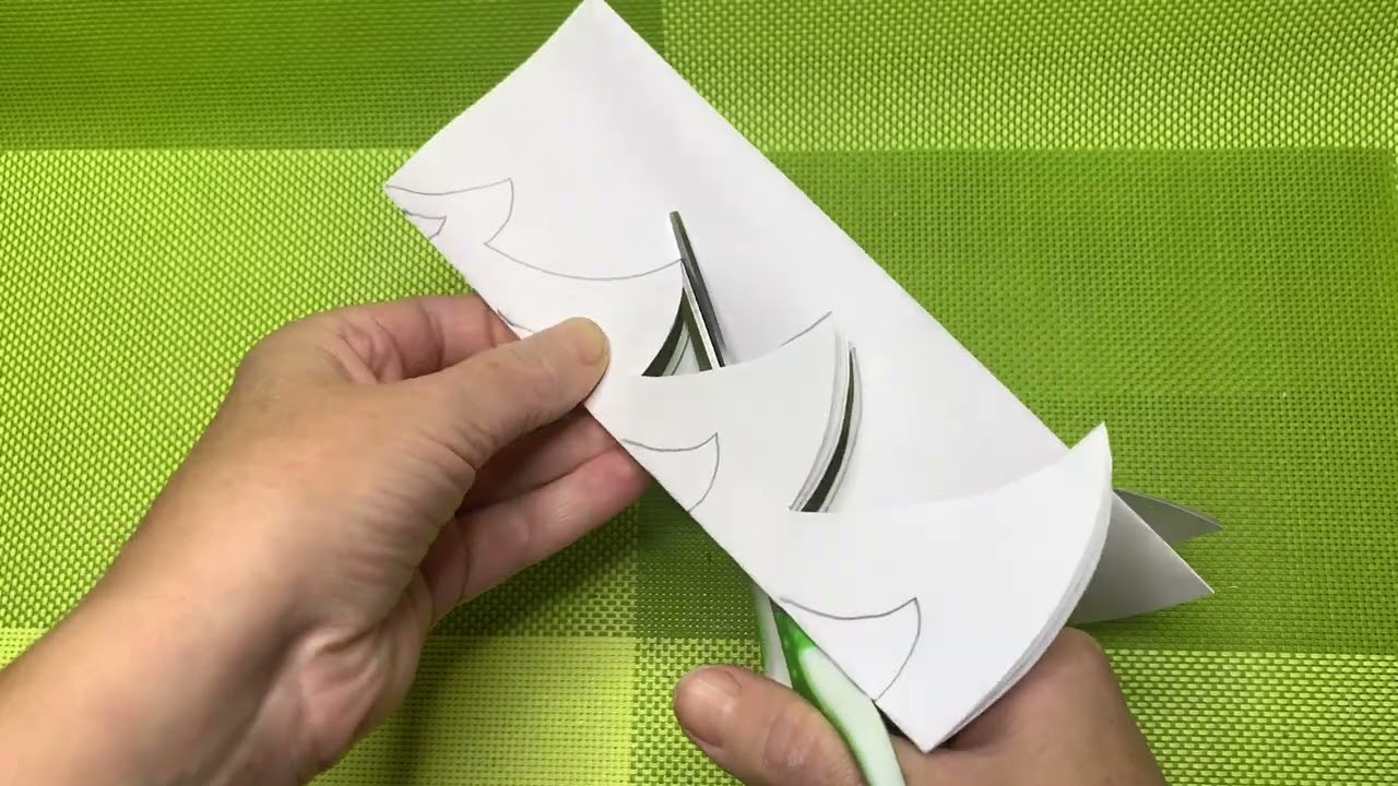 Как ЛЕГКО и ПРОСТО сделать ЁЛОЧКУ #елочкасвоимируками #поделкиизбумаги #новогодниеподелки