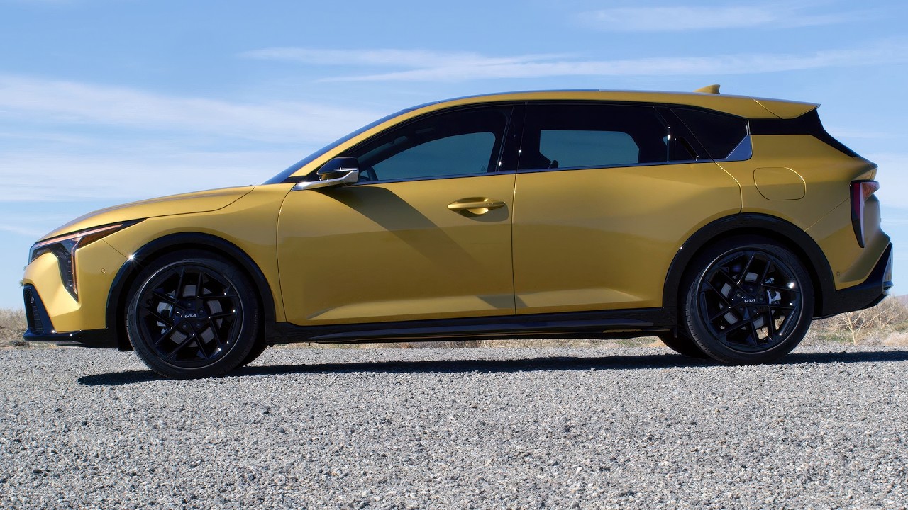 2026 Kia K4 Hatchback GT-Line - Interior, Exterior and Drive