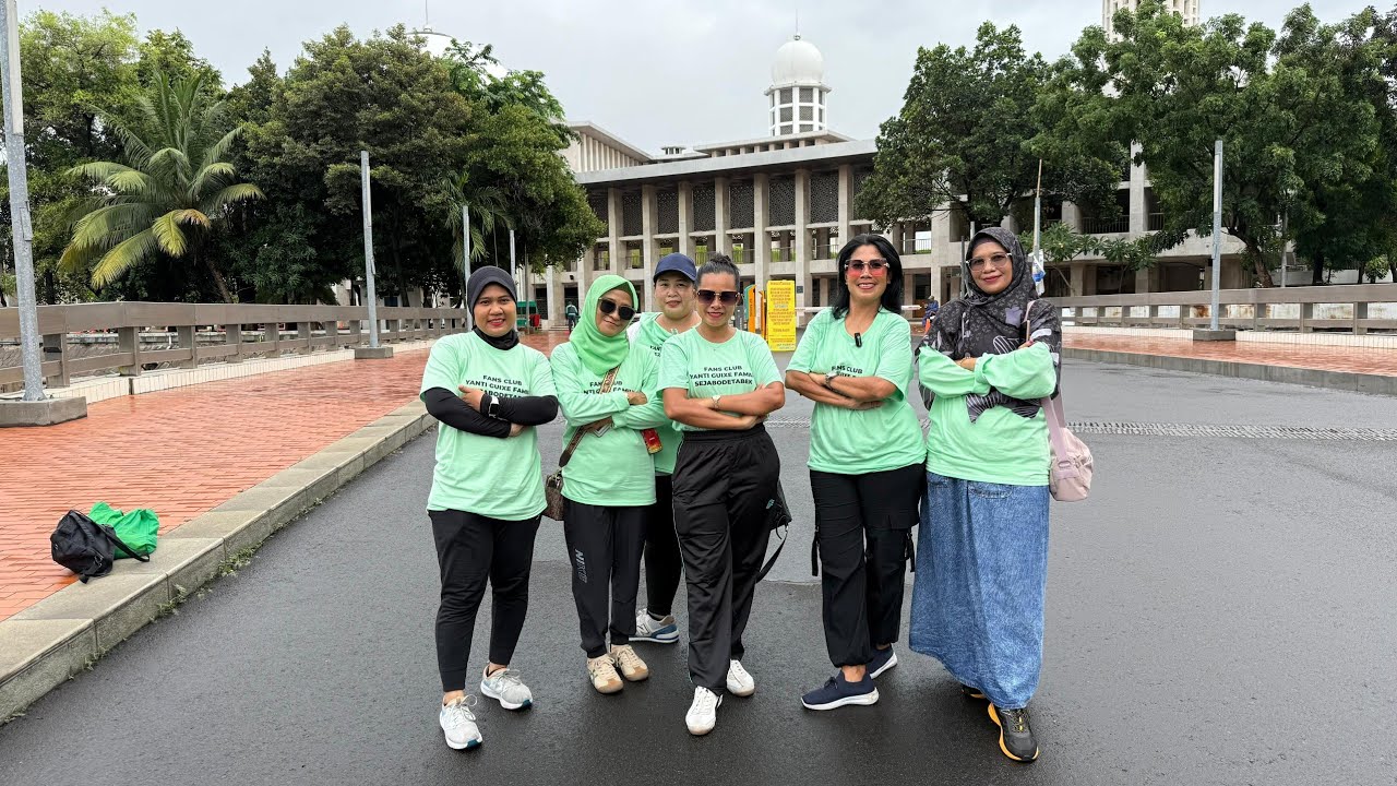 JALAN KE ISTIQLAL BERSAMA MBAK YANTI GUIXE PERTAMA KALI.
