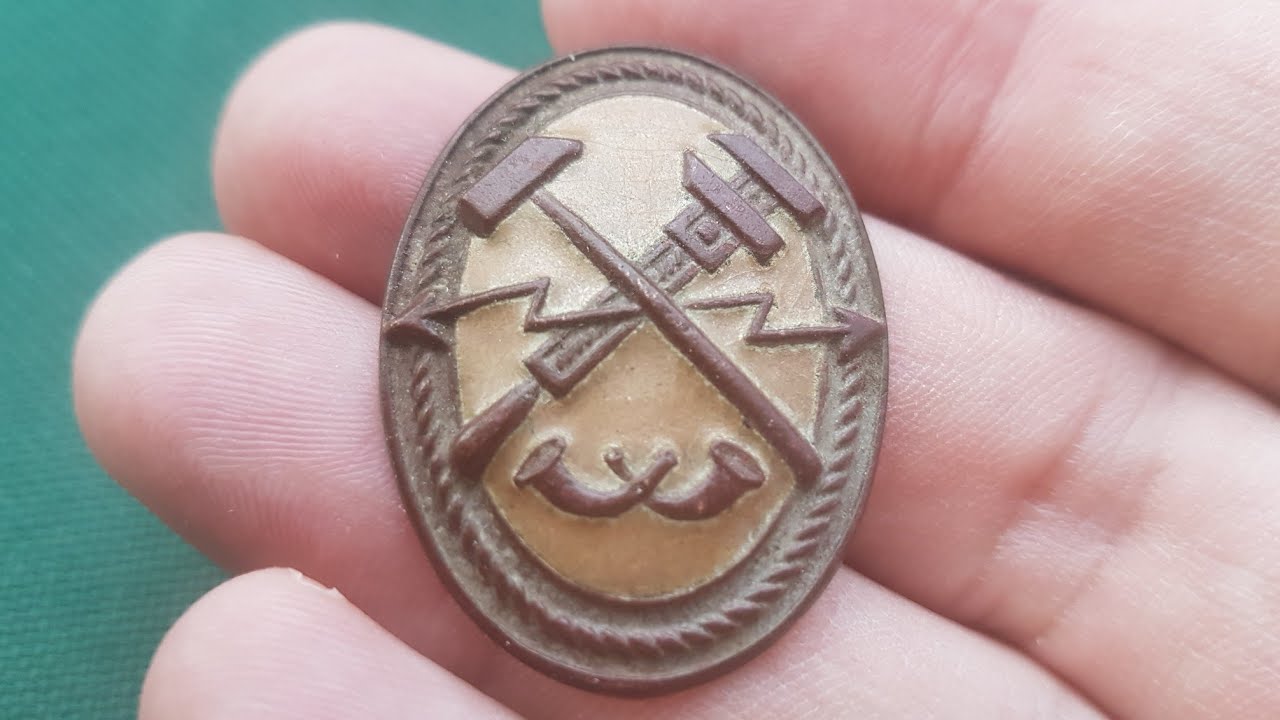 Кокарда Фельдъегерская служба СССР образца 1958 года Обзор цена и стоимость История почтовой службы