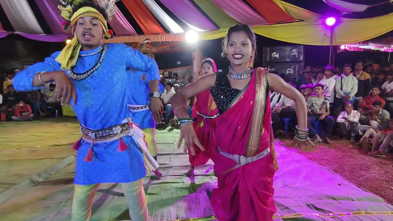 Gondi dance