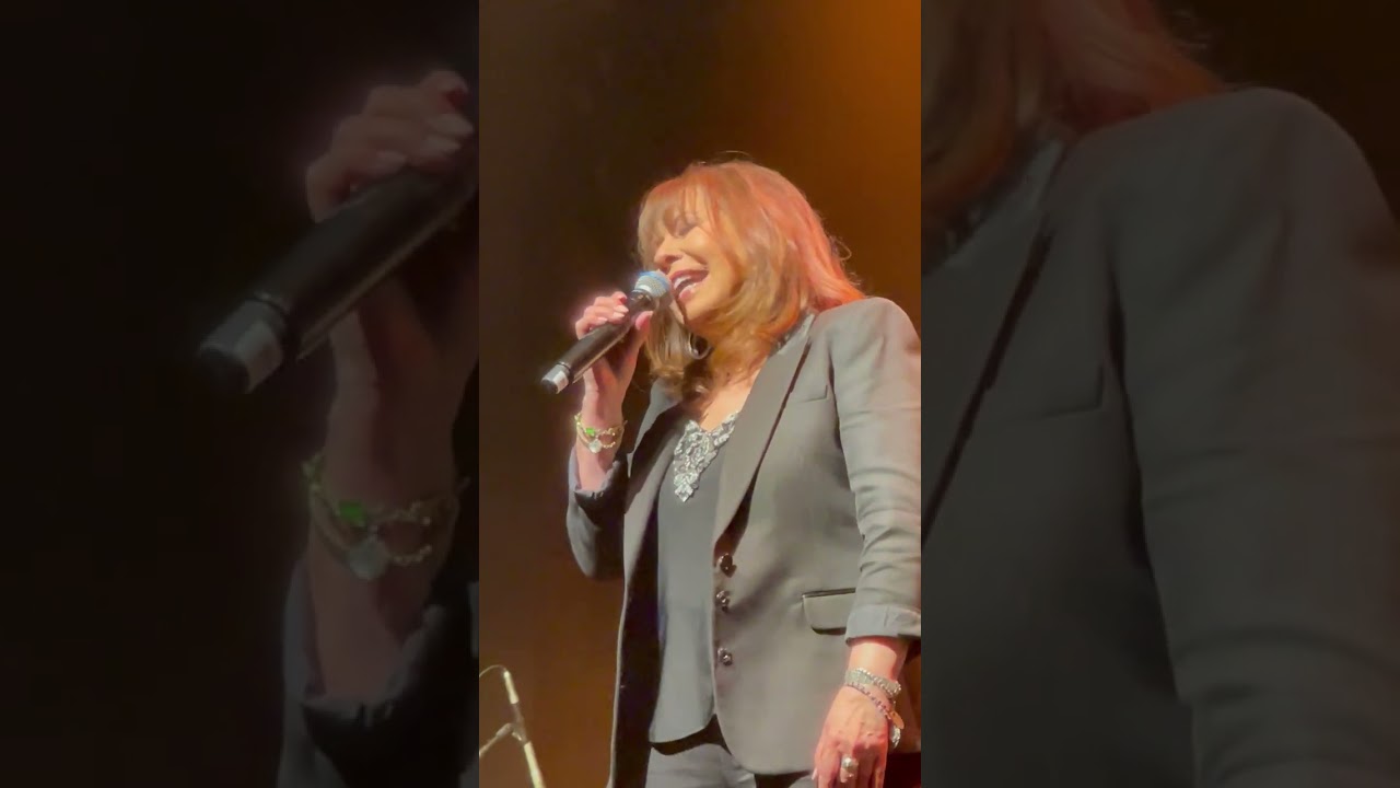 ירדנה ארזי ואודיה קורן ״מחרוזת פספוסים״, מתוך מופע הבכורה ״עושות שורשים״ 9.3.24