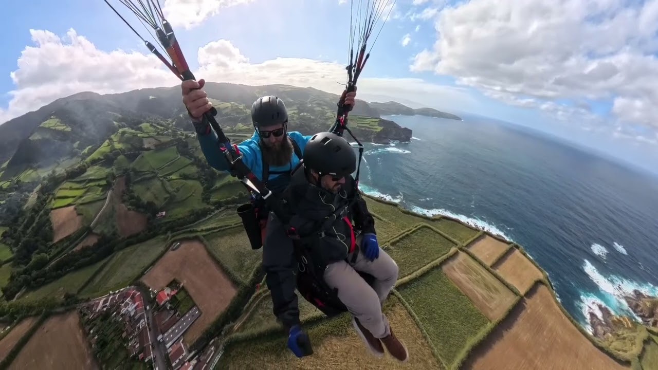 Parapente Açores -  FlyinAzores - Voo Valados Porto Formoso com Paulo Melo