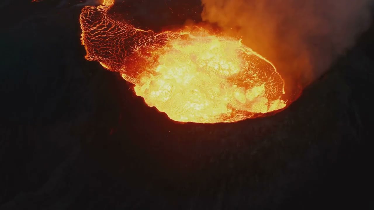 Minute choc à La Fournaise:effondrement inédit capté🌋#reunion_island#volcan#volcano #iledelareunion 