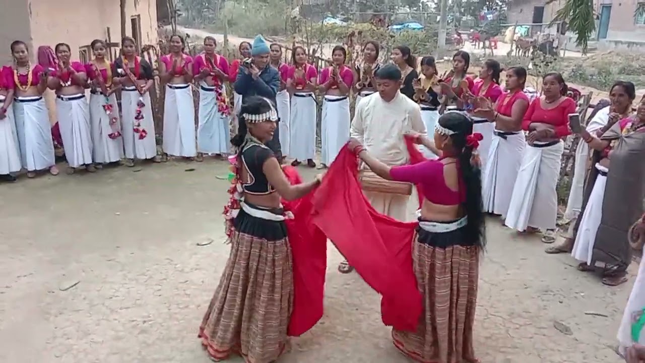Tharu nach
