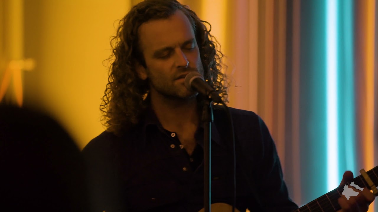 Max Gregor - Easy Nights (Live at Faces)