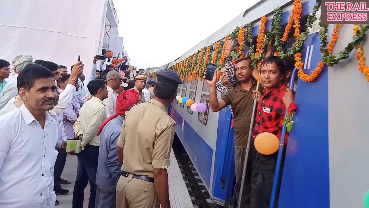 रींगस-जयपुर के बीच दौड़ी पहली उद्घाटन ट्रेन, ringas to Jaipur inaugural first train, Jaipur-sikar