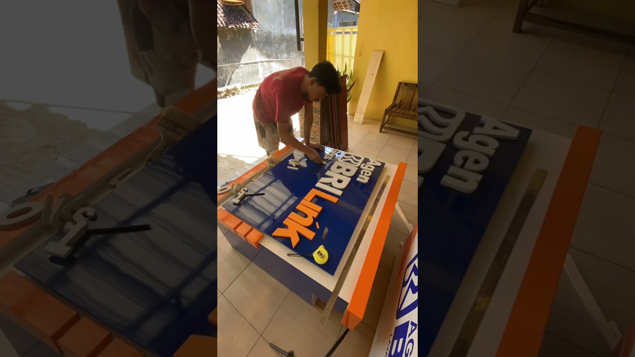 Pemasangan logo pada meja brilink #mejabrilink #diy