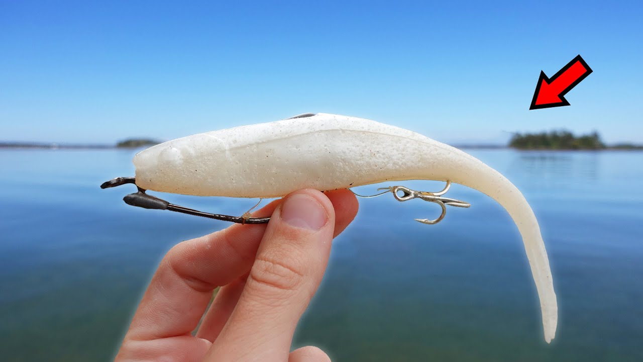 Kayak Fishing with GIANT Lures!!