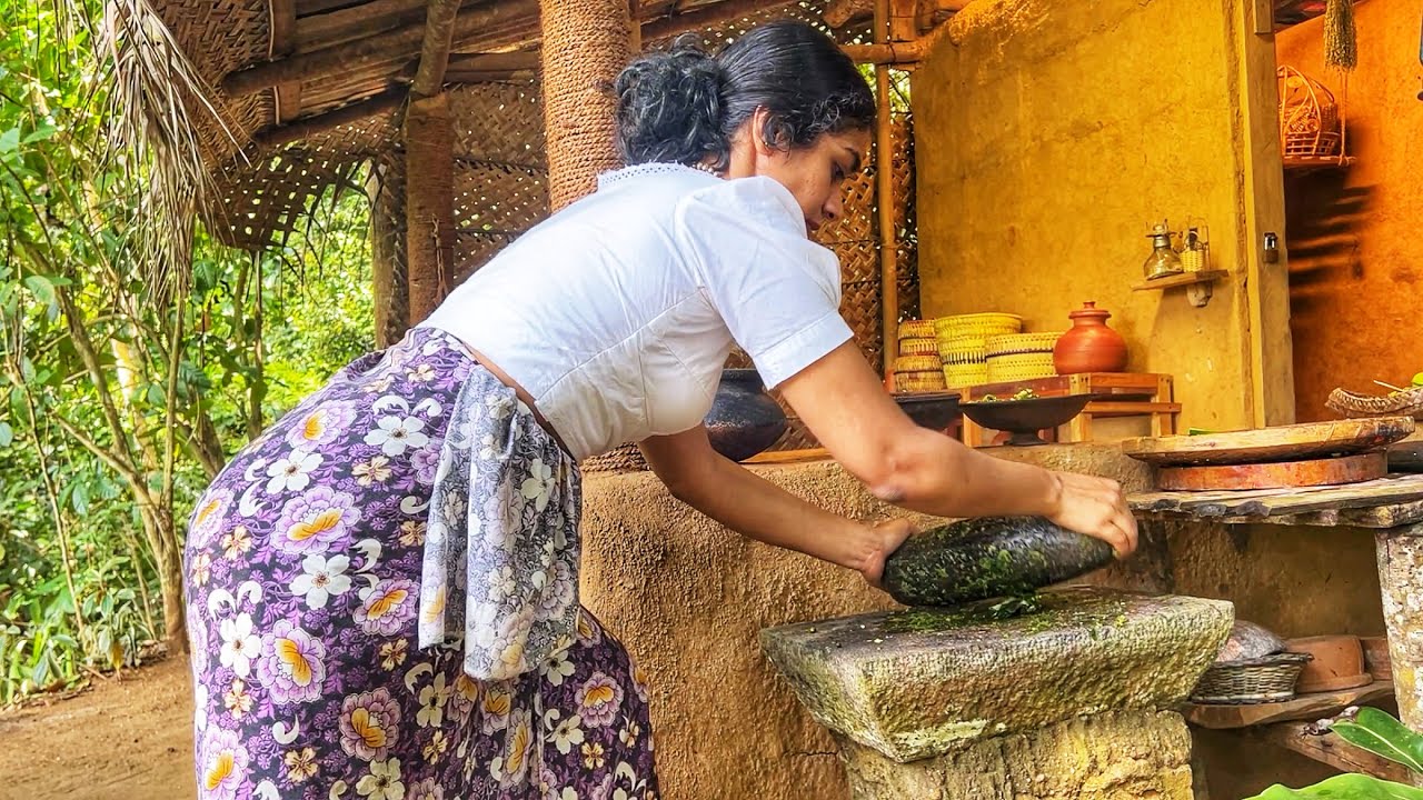 Whole Chicken Green Pepper Curry | Traditional Wood Fire Cooking