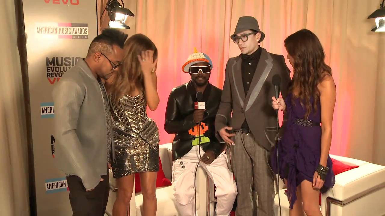 AMA 2010 Backstage Interview with the Black Eyed Peas 2