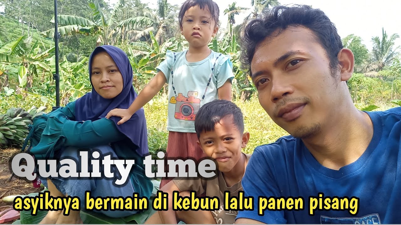 Quality time ala Badriyah AAA cukup di kebun, Mas Abri jadi kameren