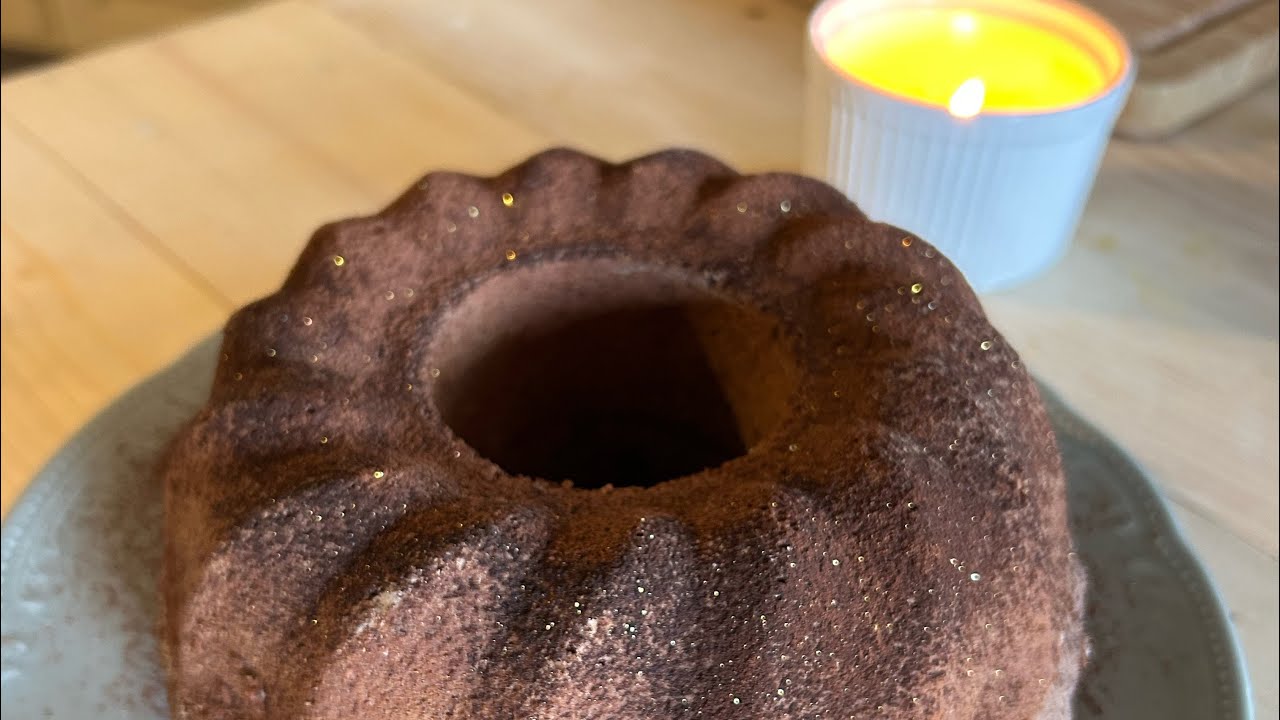 Ciambellone al cioccolato fondente super soffice anche senza glutine