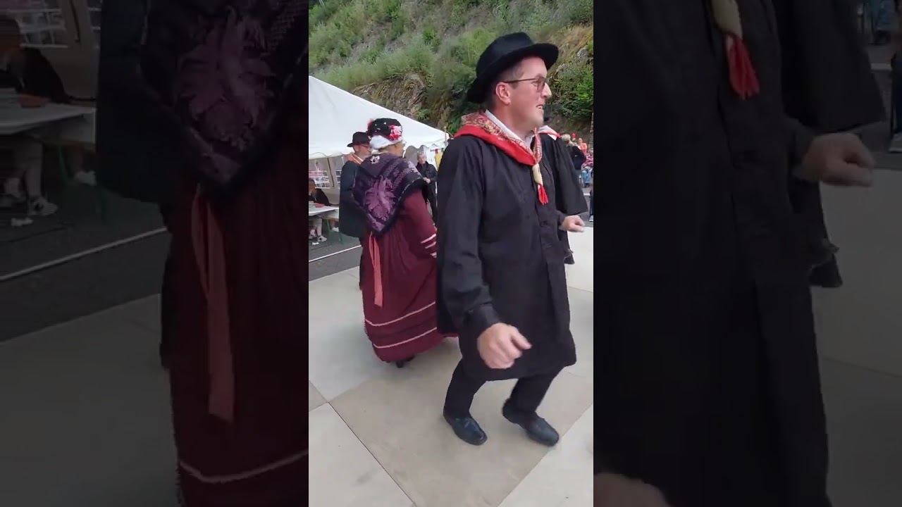 DANSES DU FOLKLORE AUVERGNAT...