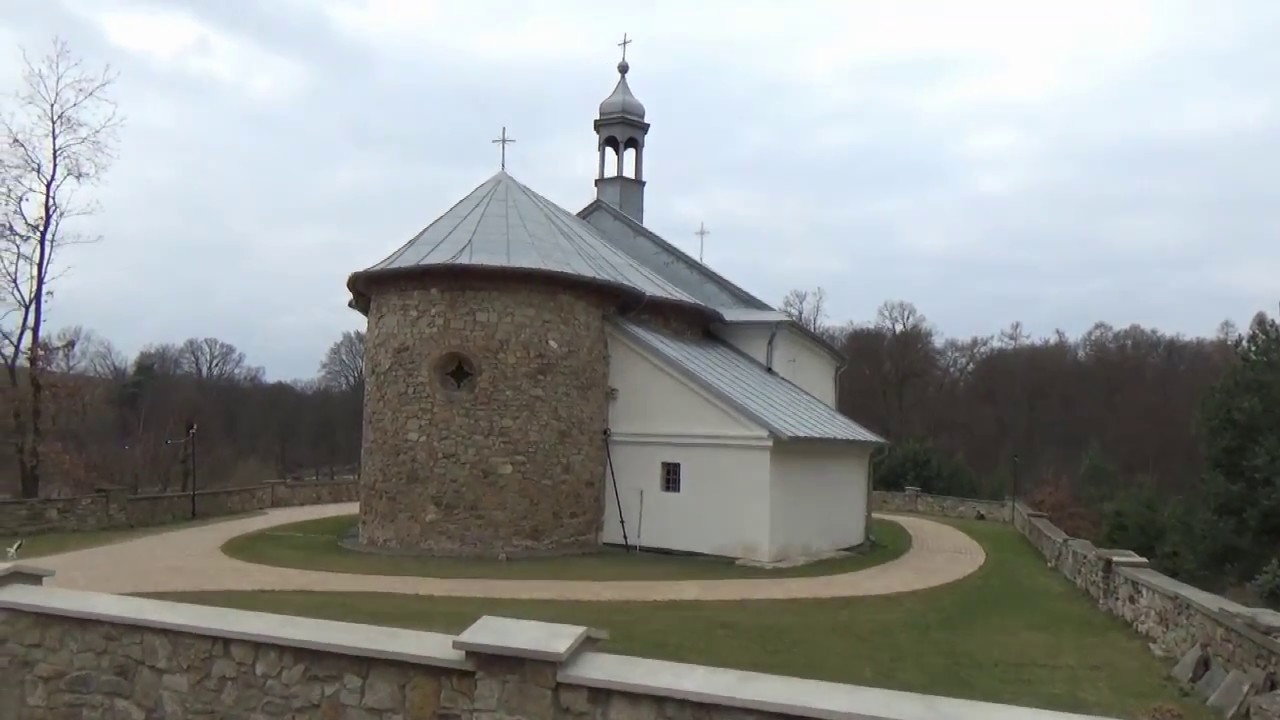 Romańskie Świętokrzyskie - rotunda w Grzegorzowicach