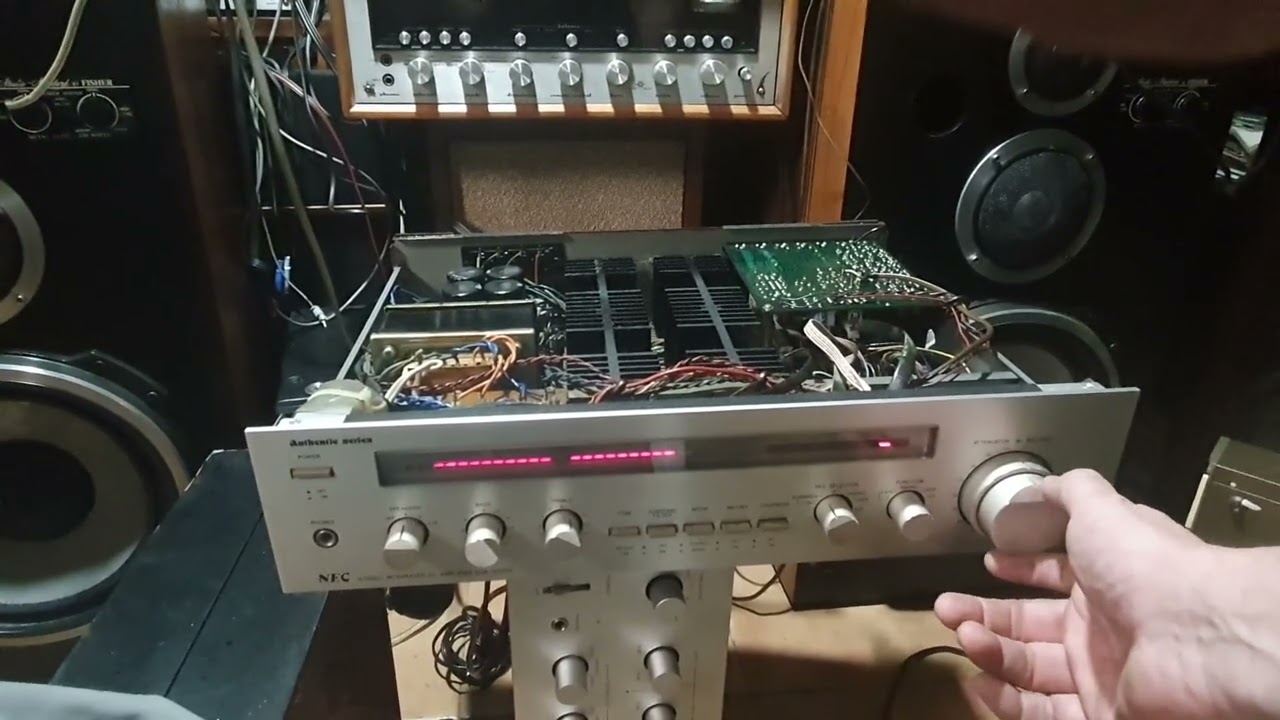 EQUIPOS Y MARCAS AUDIOFILAS QUE EL MUNDO DEL AUDIO DESCONOCE, HOY : NEC AUA-8300 TOPE DE LINEA