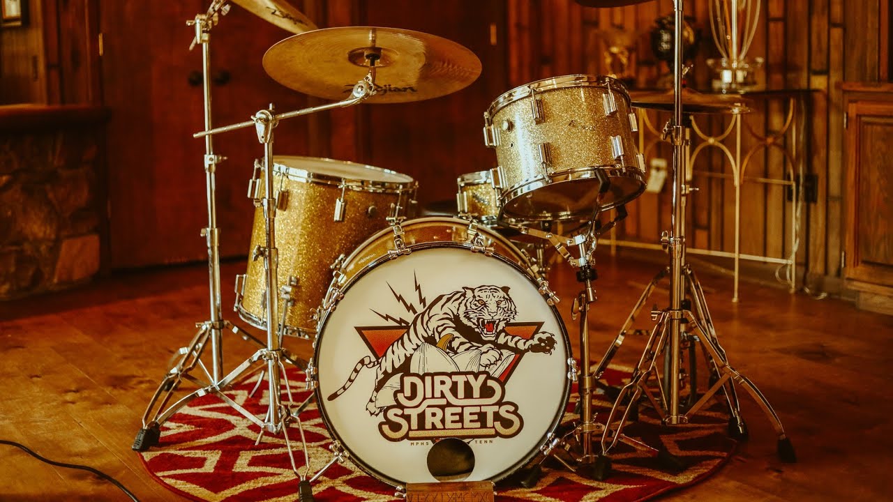 Dirty Streets - Who's Gonna Love You (Official Video)