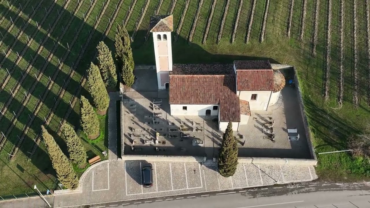 Tra gamberi rossi e santità, le meraviglie della chiesa di San Giorgio