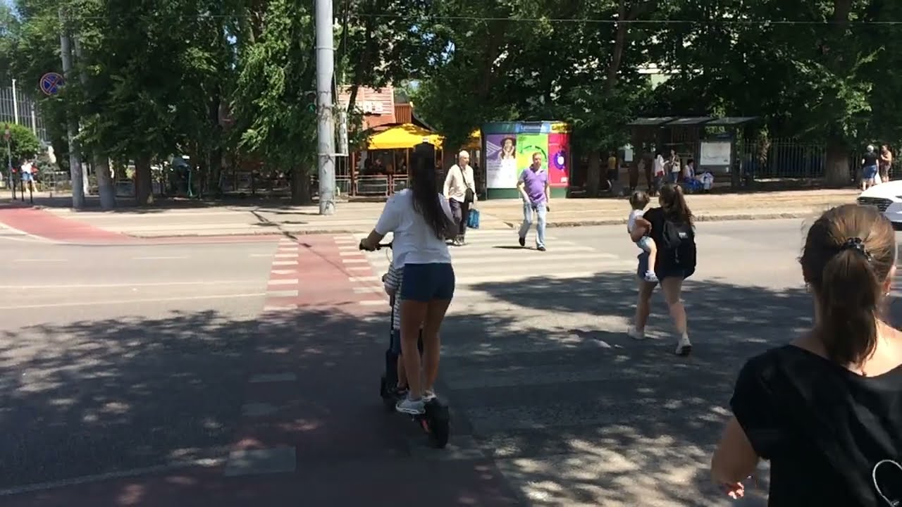 Одесса. Что-то грохнуло и света нет. Разборки из-за громкой музыки.