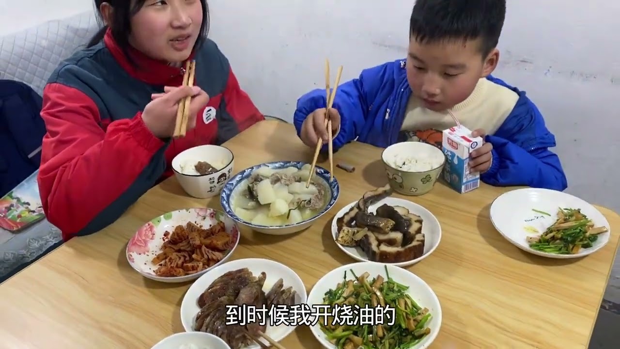 上海开1800公里回四川，担心高速堵车，让老爸提前出发回农村 #新能源汽车