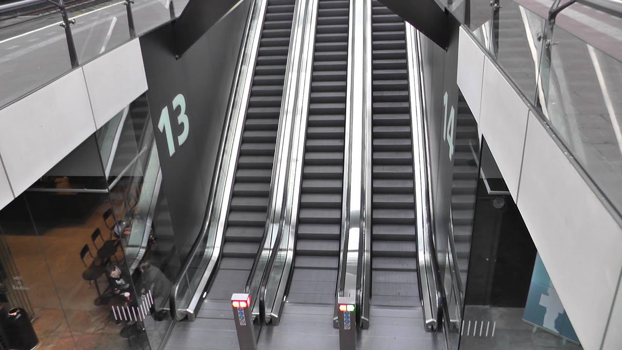 KONE roltrap, escalator, station Rotterdam Centraal, 14-12-15