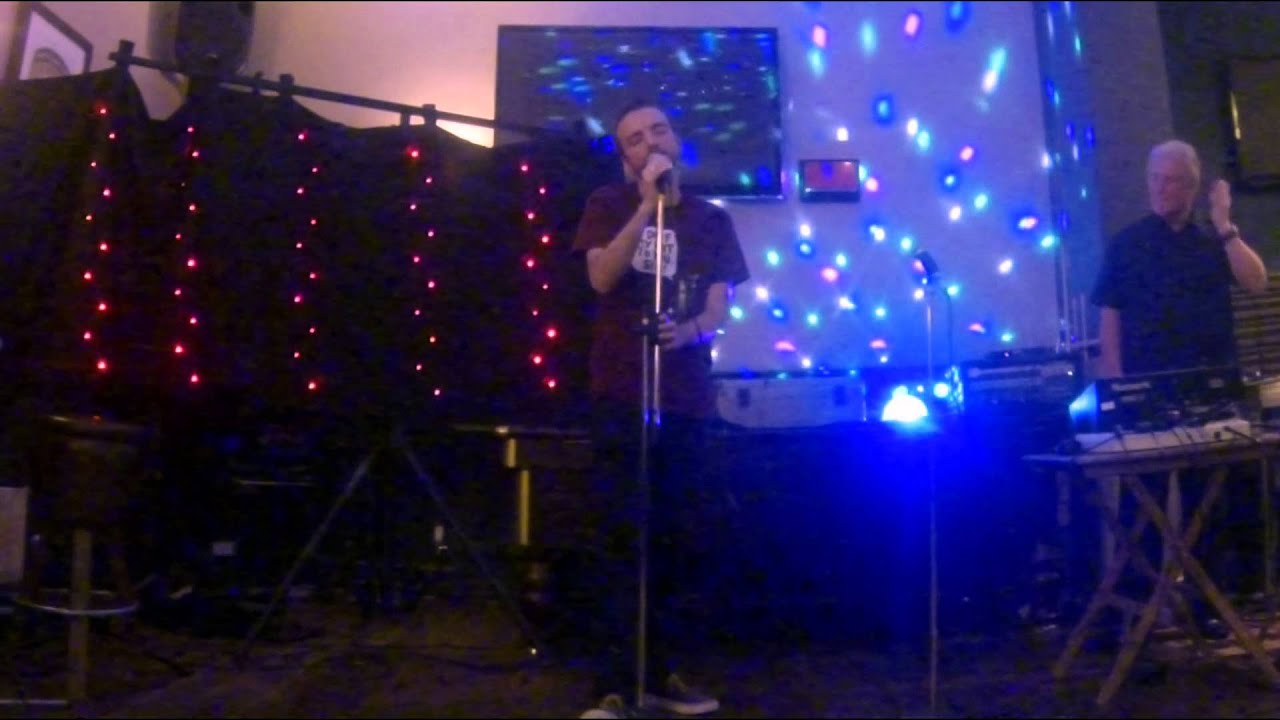 @moobit sings: Keane - Somewhere Only We Know (#HorseFactor)