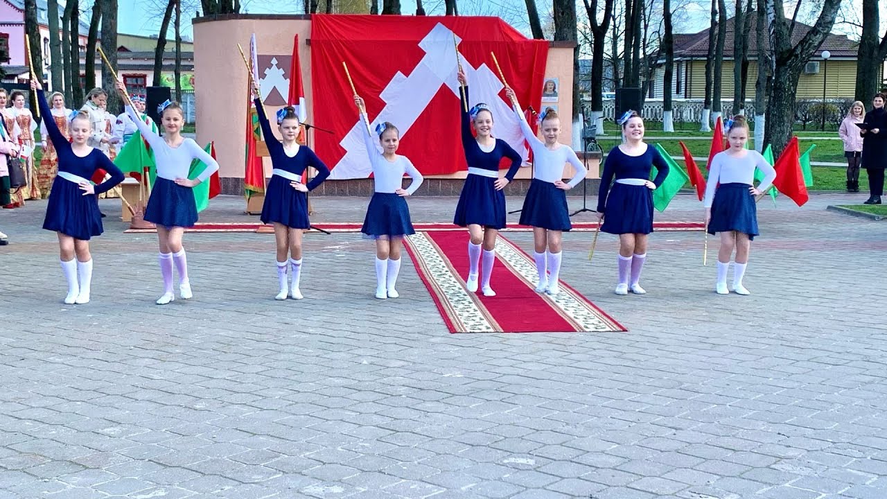 Дефиле мажореток / Марш