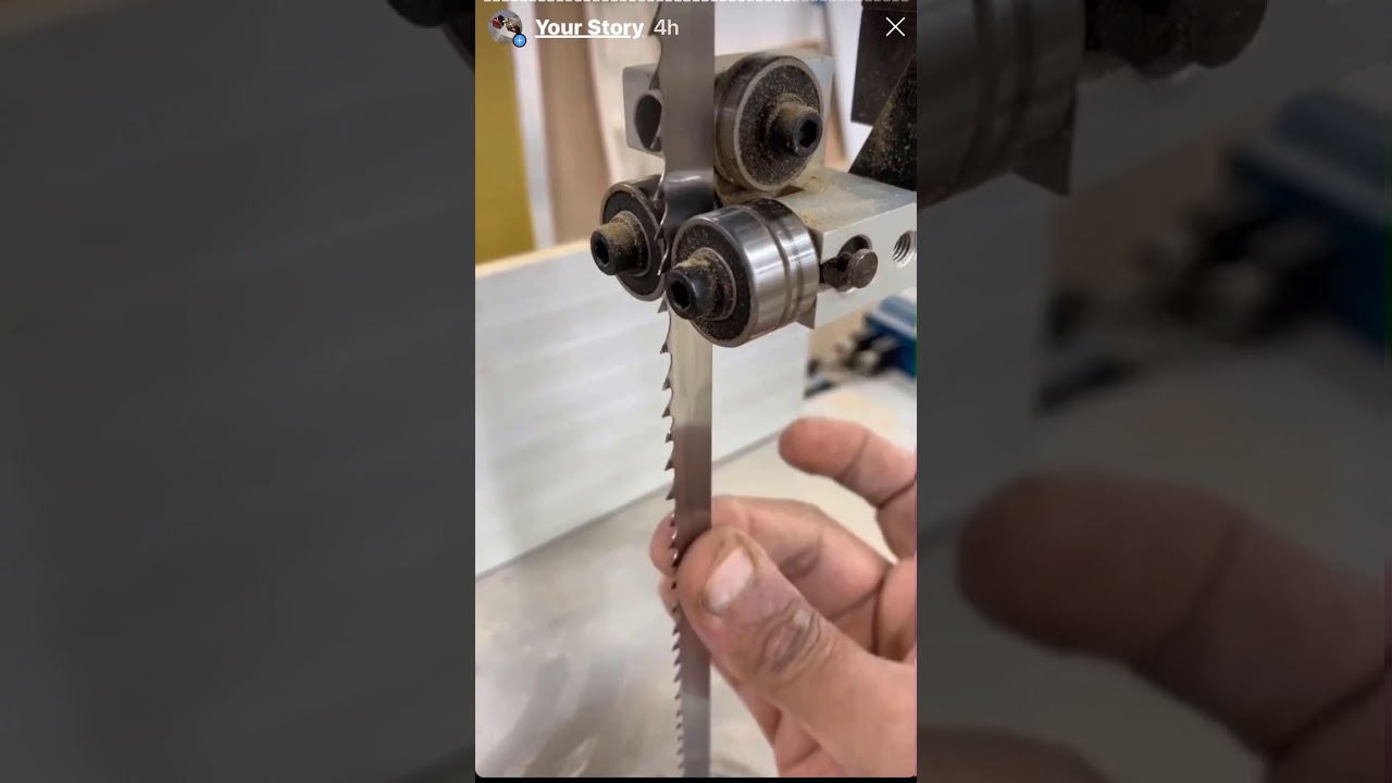 المنشار الشريطي bandsaw