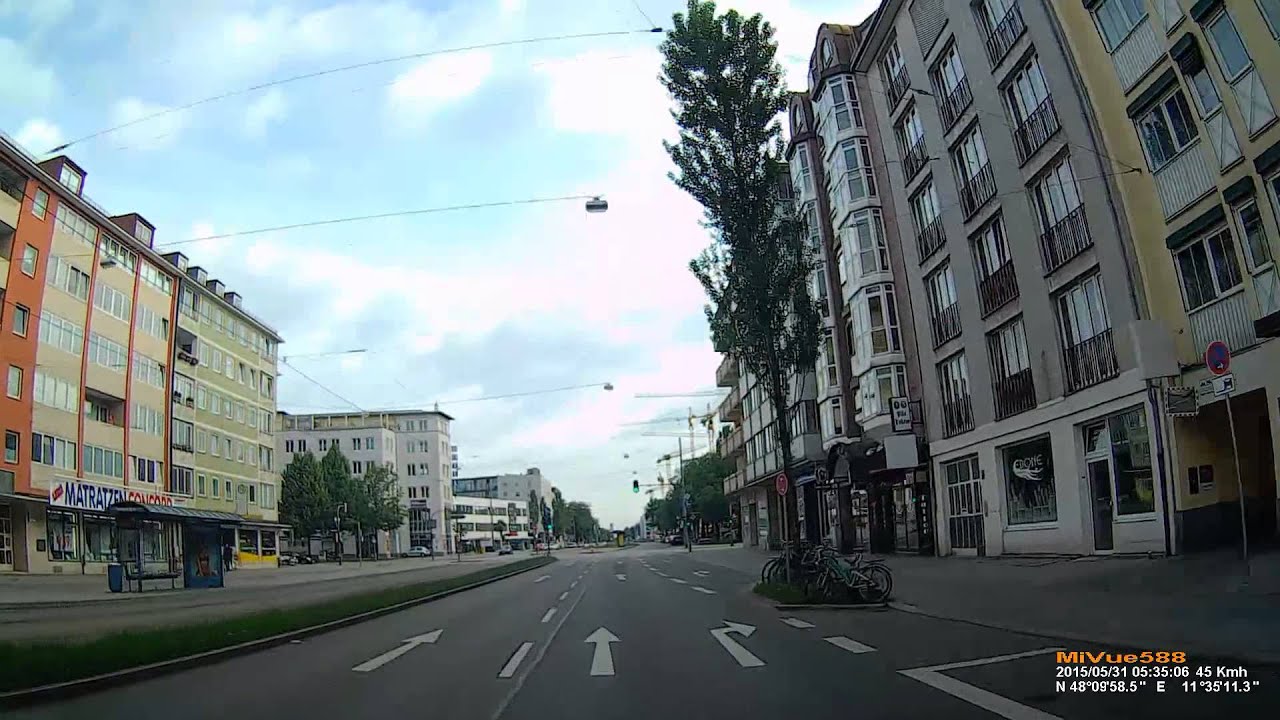 D: M&uuml;nchen. Munich. Odeonsplatz, Ludwigstra&szlig;e, Leopoldstra&szlig;e, Siegestor. Mai 2015