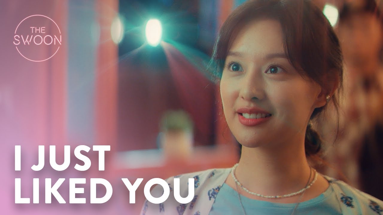 Ji Chang-wook pulls Kim Ji-won out of the crowd | Lovestruck in the City Ep 1 [ENG SUB]