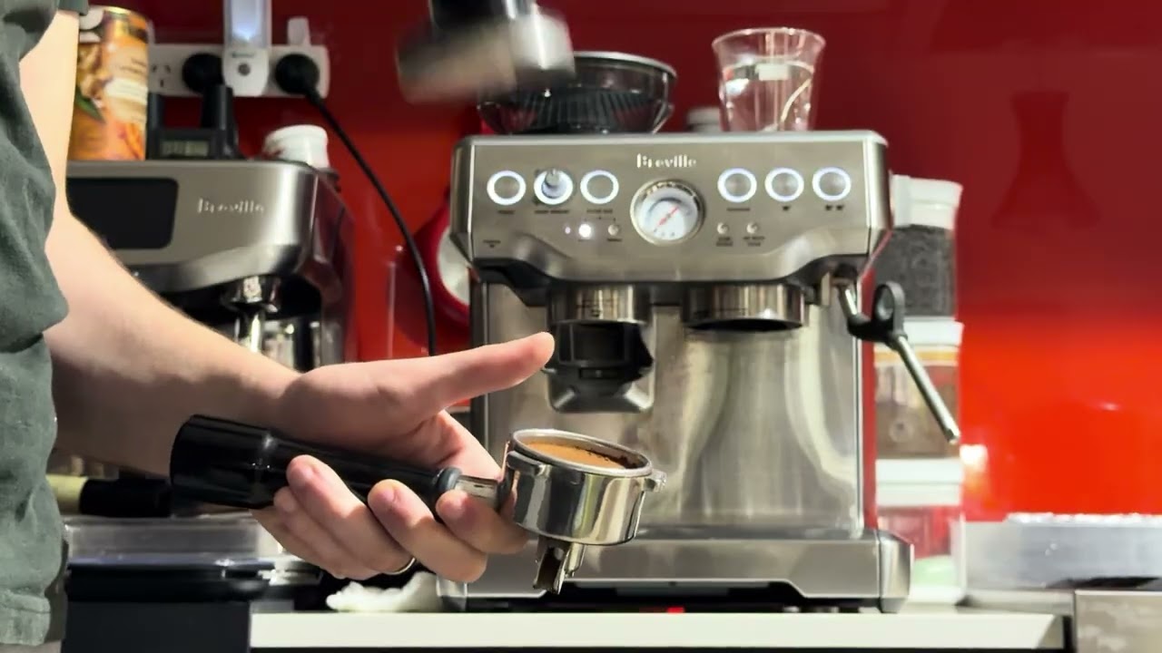 Латте на демо-версии кофемашины Mary's Breville Barista Express BES870 от 27 ноября 2025 г.