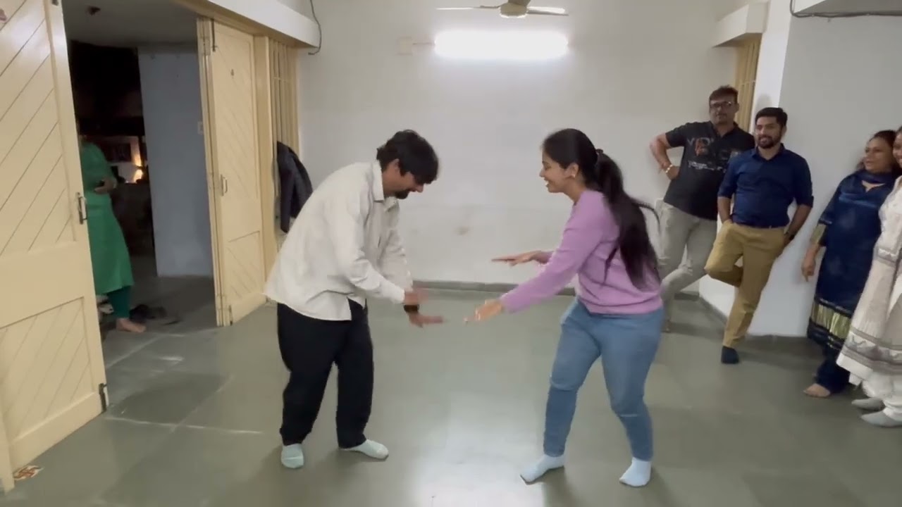 bride and groom mom n dad dance | aaj kal tere mere/chandni mashup video is fr choreography purposes