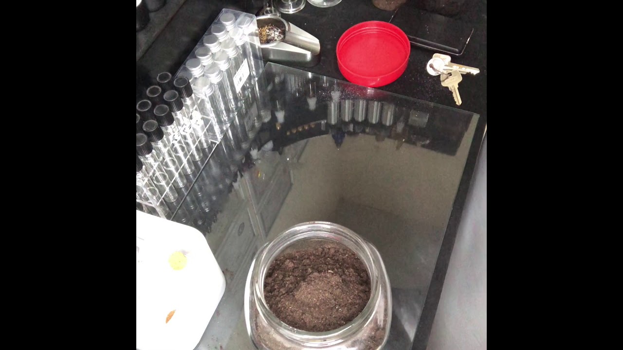 معالجة العود المطحون بالعنبر المذاب