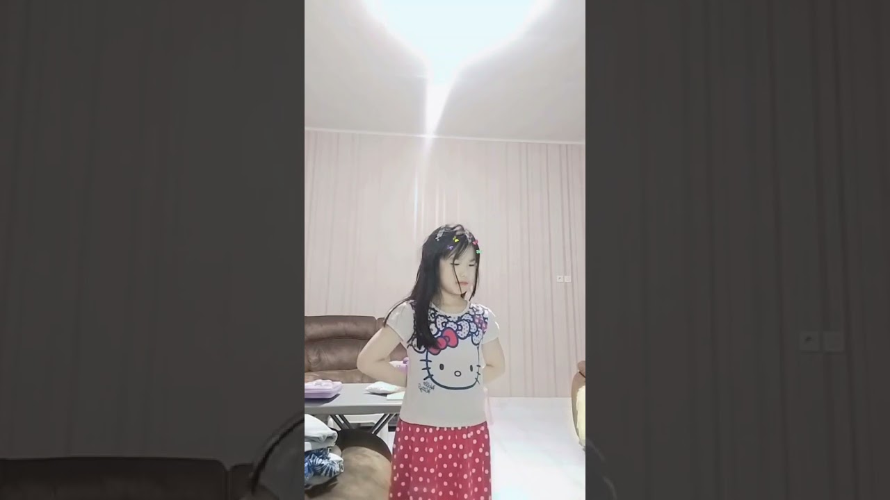 trend ganti ganti baju trend ib : tiktok #trend #masukberanda  #semogarameamin