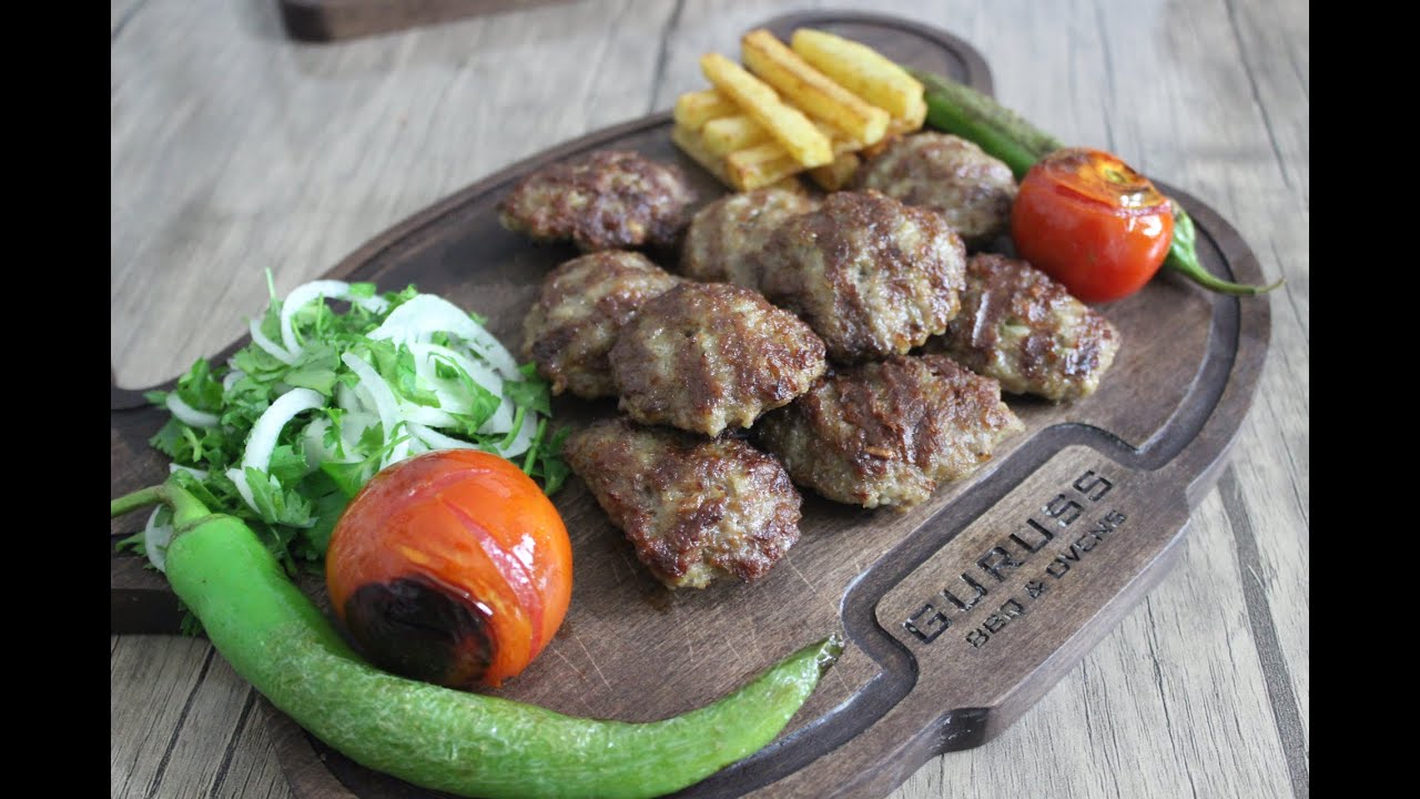 TAM DAMAĞINIZA GÖRE DÖKÜM TAVADA YUMUŞACIK SULU SULU KÖFTE TARİFİ